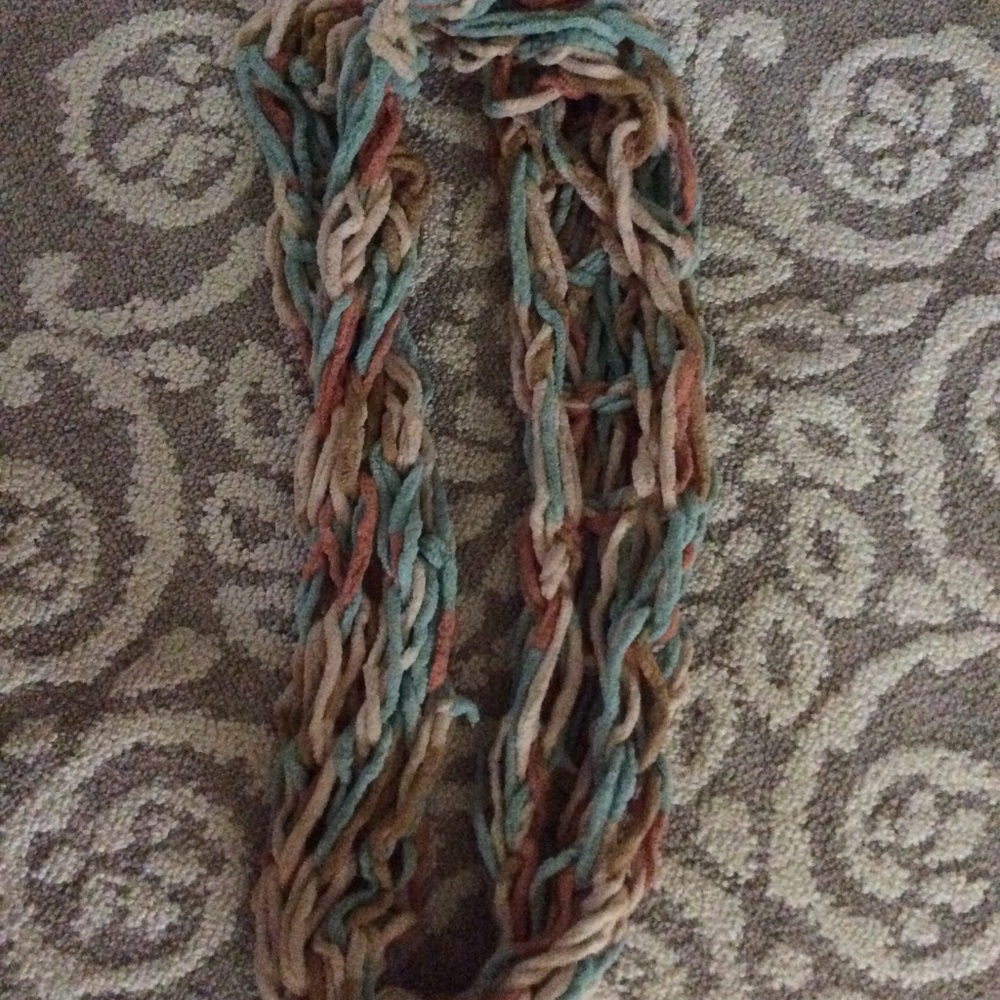 Infinity scarf - Picture 2 of 2